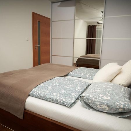Apartman A&M Banska Bystrica Luaran gambar