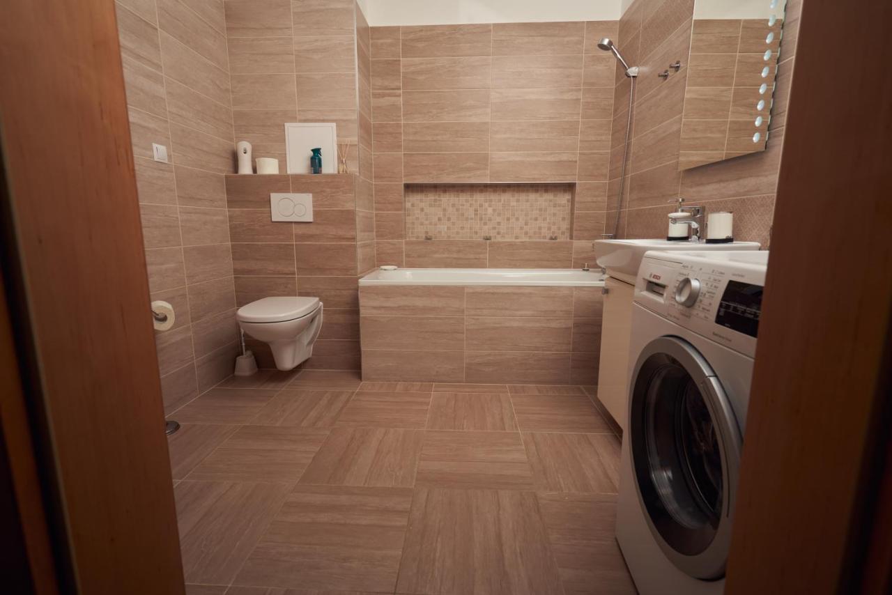 Apartman A&M Banska Bystrica Luaran gambar