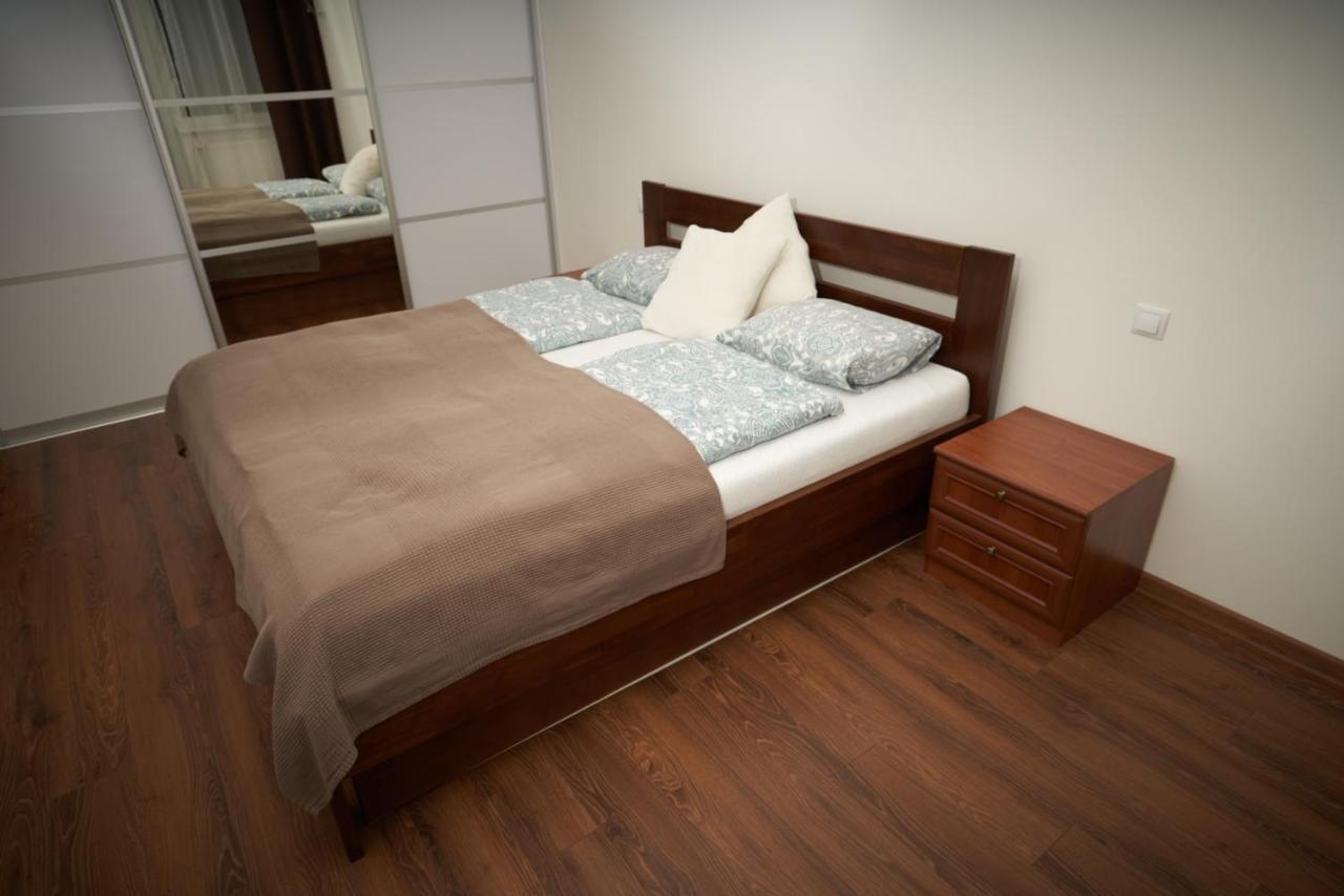 Apartman A&M Banska Bystrica Luaran gambar