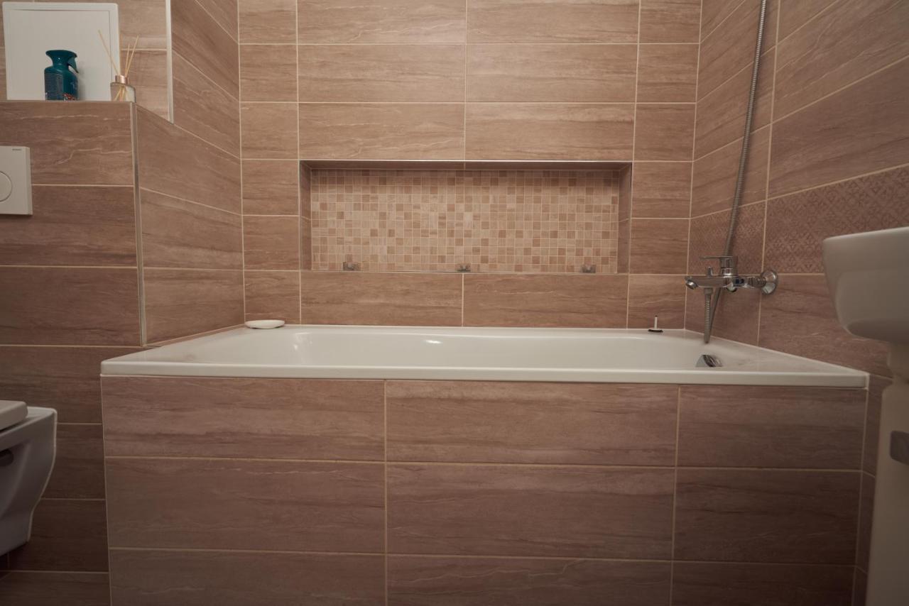 Apartman A&M Banska Bystrica Luaran gambar